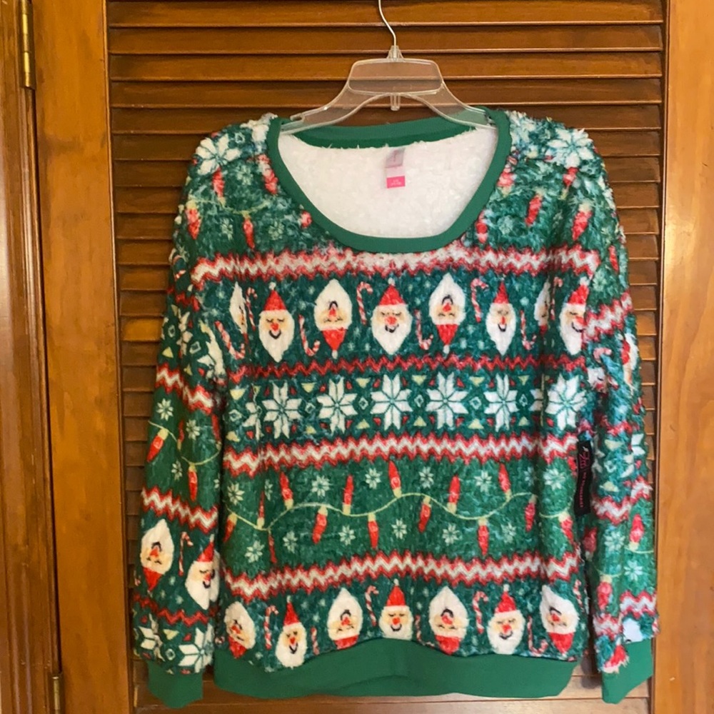 NEW Santa 🎅🏻 Christmas Shirt